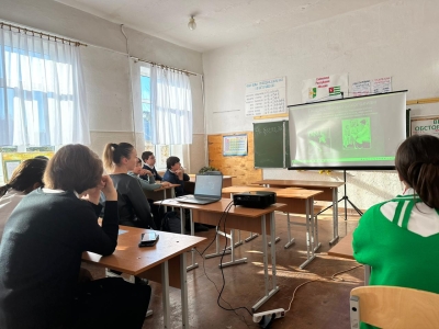 В Сухумской средней школе №8 им. В. К. Ладария  прошёл классный час на одну из актуальных тем &quot;Вредные привычки&quot;
