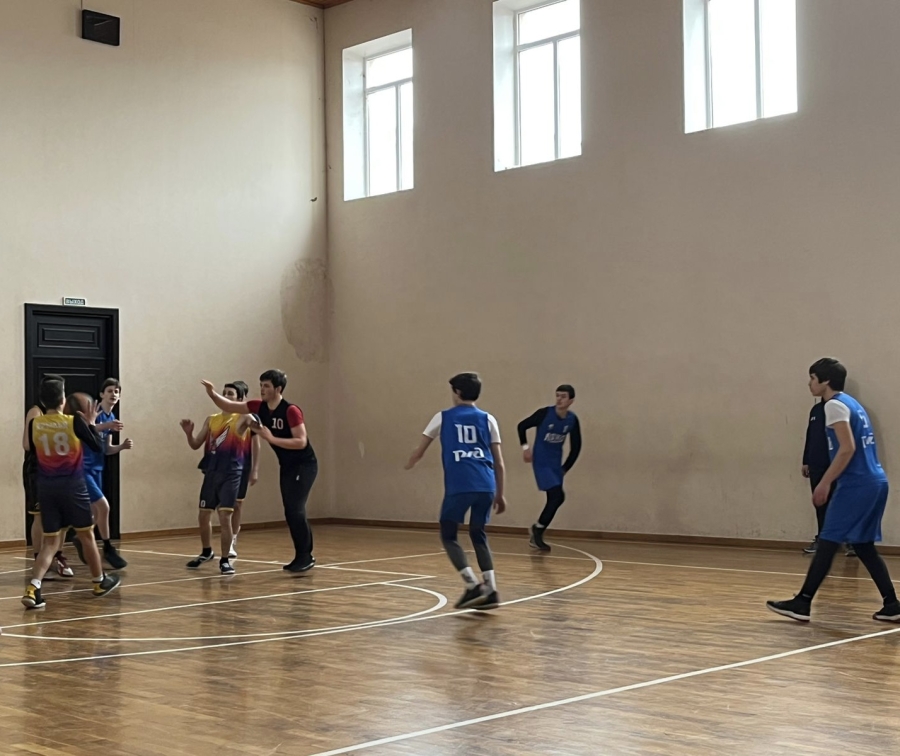 Проходит турнир по баскетболу среди команд школ города Сухум
